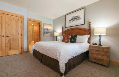 Truckee Cottage | The Cottages at Old Greenwood ~ 3-Bedroom