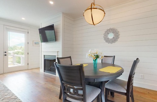 Clayton House | The Cottonwood