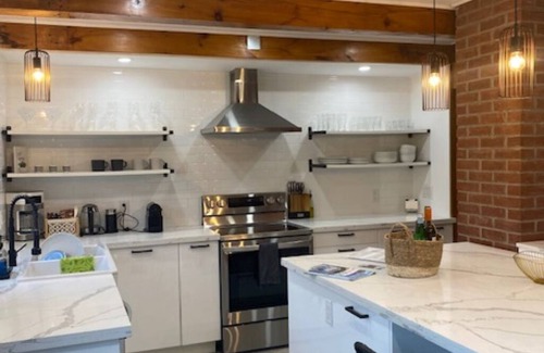 Ameliasburgh House | The County Chalet - 3 bdrm, 2 bath, games room