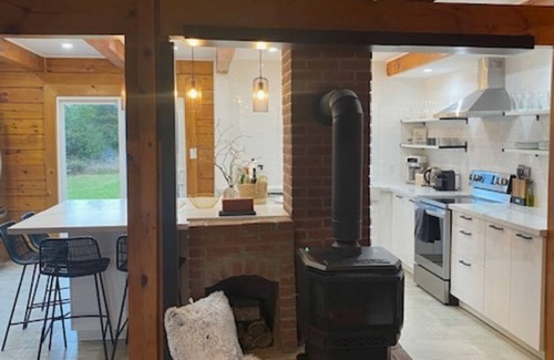 Ameliasburgh House | The County Chalet - 3 bdrm, 2 bath, games room