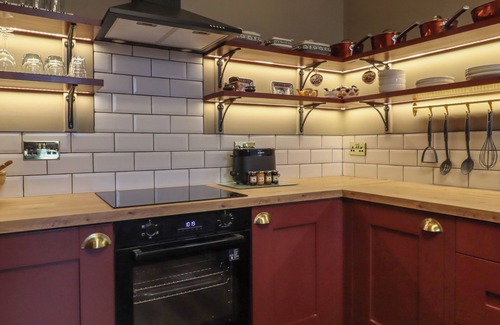 Ingleton House | THE COURT, character holiday cottage, with a garden in Ingleton