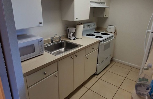 Port Charlotte Apartment | The courtyard apartment