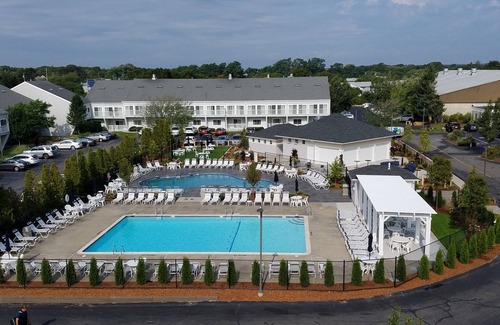 West Yarmouth Apartment | The Cove At Yarmouth