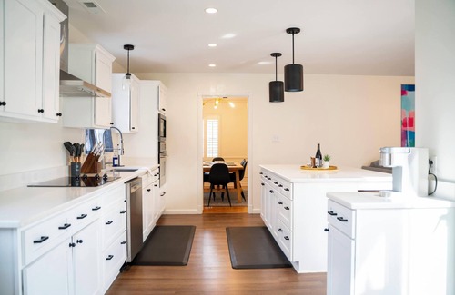 East Memphis House | The Cove BNB - With heated pool!
