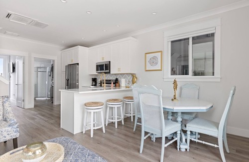 Wilmington House | The Cove - Houseboat Oasis