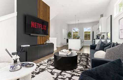 Peoplestown House | The Cove on the belt! Luxury townhouse, central to all attractions in the city.