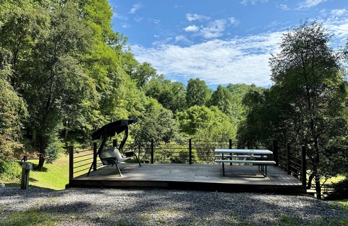 Robbinsville RV Rental | The Cove Site 1 – Full Hookups & Deck