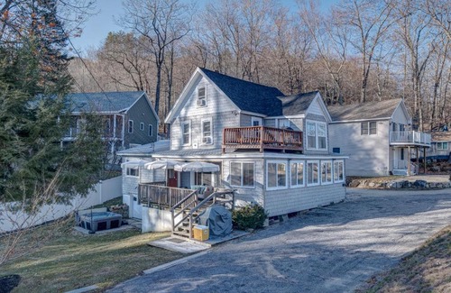 Alton Bay House | The Cove