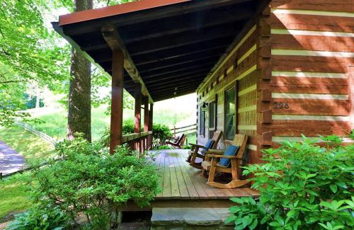 Cherokee House | The Cove