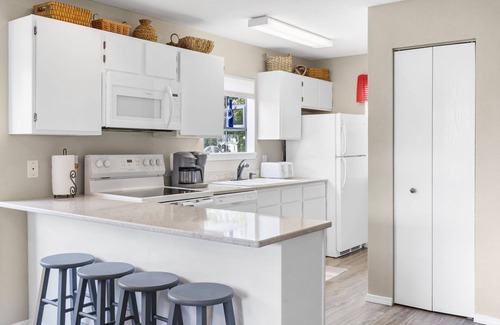 Indian Point Condo | The Cove Walk-in 2BR 2Bath Condo on Table Rock Lake by Silver Dollar City