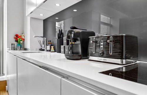 London City Centre Apartment | The Covent Garden Collection