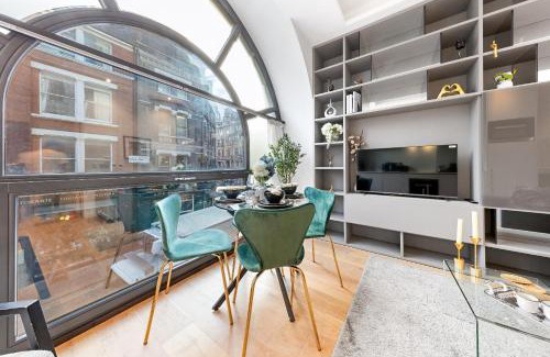 London City Centre Apartment | The Covent Garden Collection
