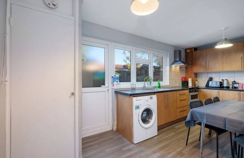 Heston West House | The Covent way House