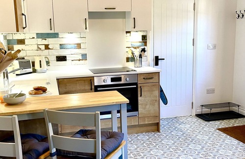 Brazzacott Cottage | The Cowshed: A peaceful, pet friendly cottage in Cornwall, with a garden