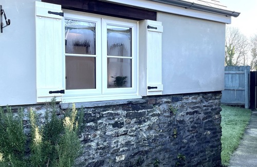 Brazzacott Cottage | The Cowshed: A peaceful, pet friendly cottage in Cornwall, with a garden
