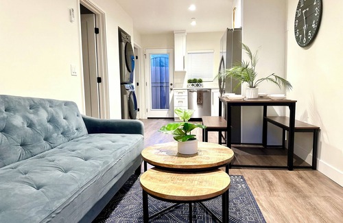 Belmont Heights Apartment | The Cozy Belmont Beach Hideaway