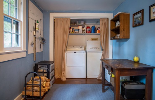 Chapel Hill House | The Cozy Bungalow - Official Historic Home Near UNC!