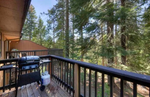 Shaver Lake Condo | *The Cozy Cabinette!* Quiet retreat in Shaver Lake