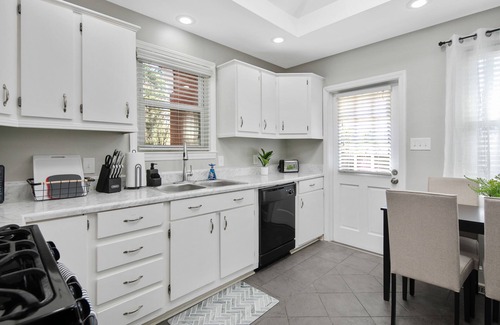 Terry Sanford House | The Cozy Calvin