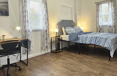 Johnson City House | The Cozy Corner - 1.5 mins to ETSU