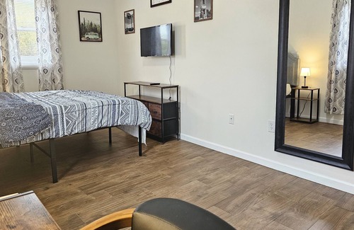 Johnson City House | The Cozy Corner - 1.5 mins to ETSU