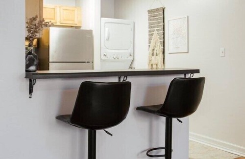 Athens House | The Cozy Corner Near Downtown