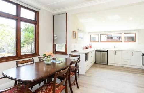 Ahuriri House | The Cozy Cottage