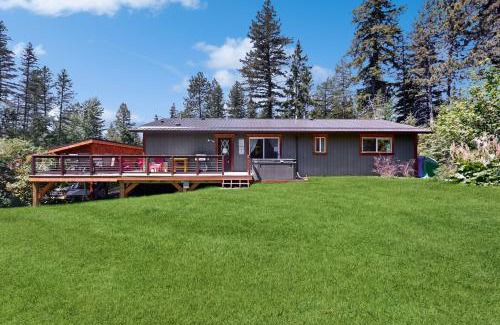 Columbia Falls House | The Cozy Country Home
