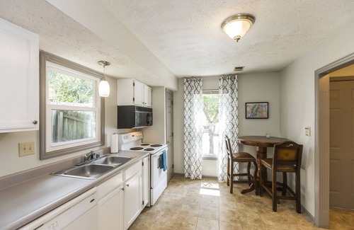 Woodward Heights House | The Cozy Downtown Townhouse