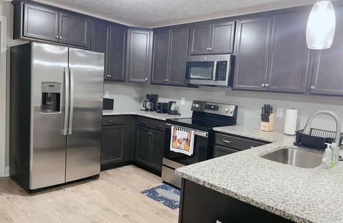 Terry Sanford House | The Cozy Haven - Close to Ft. Bragg & CFV Hospital