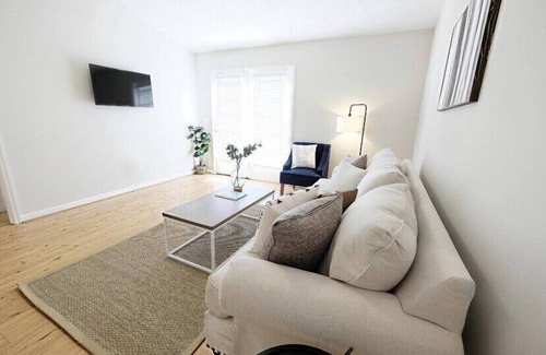 Martinez Condo | The Cozy | Hearth 2 BR Condo