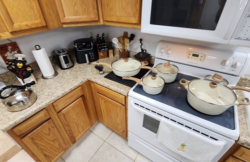 Ashley Oaks House | The Cozy Nook Apartment All To Yourself