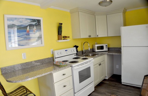 Norfolk Apartment | The Crab Pad Beachfront - kayaks - BBQ