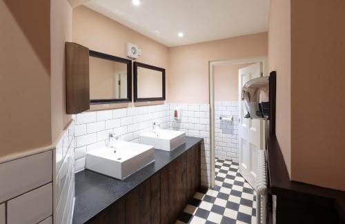 Shoreham-by-Sea Hotel | The Crabtree Inn