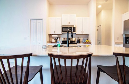 Diplomat House | The Cranes Nest