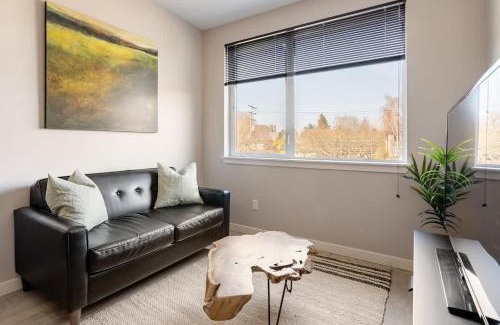 Belmont Apartment | The Creative Oasis in Portland