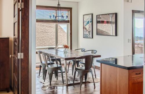Big White Ski Resort Apartment | The Crescent 201 by Okanagan Premier