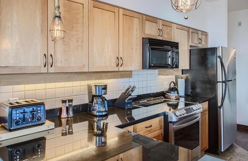 Big White Ski Resort Apartment | The Crescent 201 by Okanagan Premier