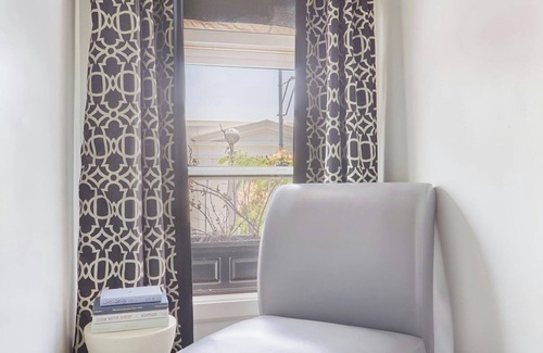 Beverly Hills Condo | The Crescent Hotel Beverly Hills, Sonder by Marriott Bonvoy