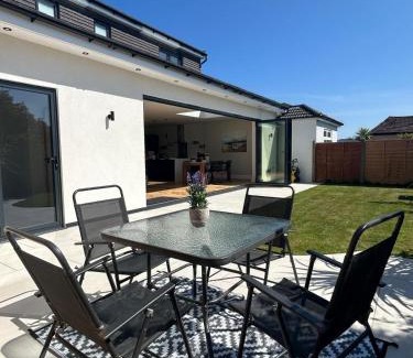 Lancing Villa | The Crescent Villa Lancing
