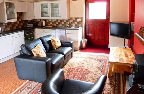 Urswick Cottage | THE CROOK, character holiday cottage, with a garden in Great Urswick