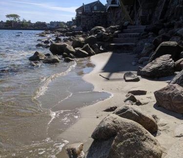 Rockport Apartment | The Crow's Nest @ Rockport's Sail Loft