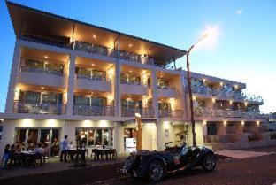 Ahuriri Hotel | The Crown Hotel