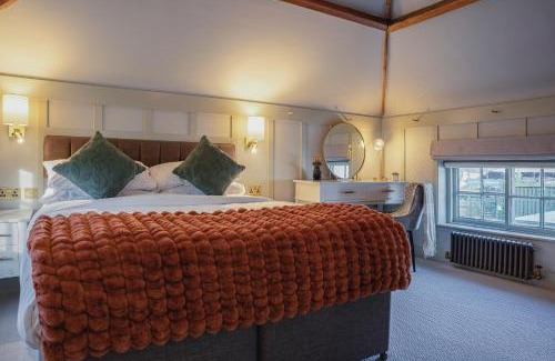 Slough Hotel | The Crown Inn at Burnham Beeches