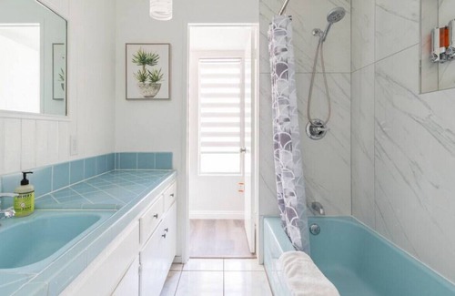 Chino House | The Crown Jewel Getaway: 4 King Chambers, 2 Luxe Baths, High-Speed Internet, Spacious Parking Haven, Fully Equipped Kitchen, and BBQ Utopia Beckons!