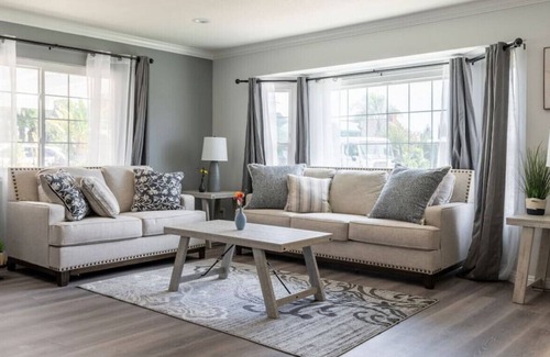 Chino House | The Crown Jewel Getaway: 4 King Chambers, 2 Luxe Baths, High-Speed Internet, Spacious Parking Haven, Fully Equipped Kitchen, and BBQ Utopia Beckons!