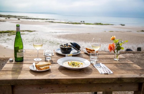 Lower Largo Hotel | The Crusoe