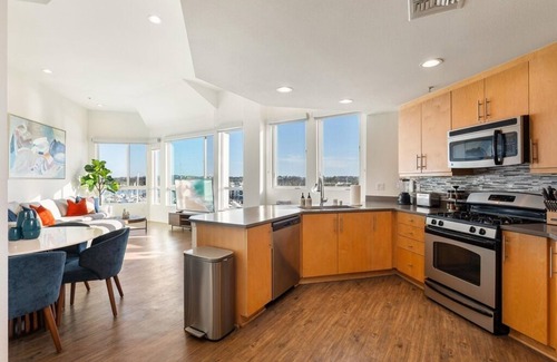 Marina del Rey Apartment | The Crystal 3 Level Penthouse - Marvelous Marina Views 2BR