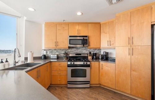 Marina del Rey Apartment | The Crystal 3 Level Penthouse - Marvelous Marina Views 2BR