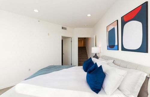 Marina del Rey Apartment | The Crystal 3 Level Penthouse - Marvelous Marina Views 2BR
